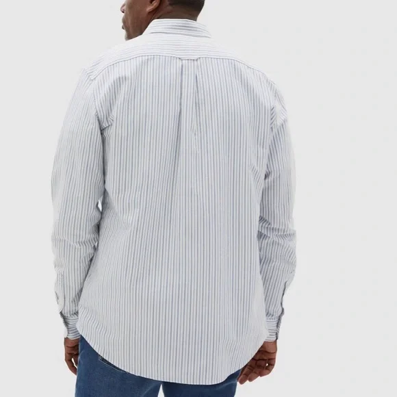 Everlane Men's Blue Striped Button Down Shirt - Picture 2 of 5